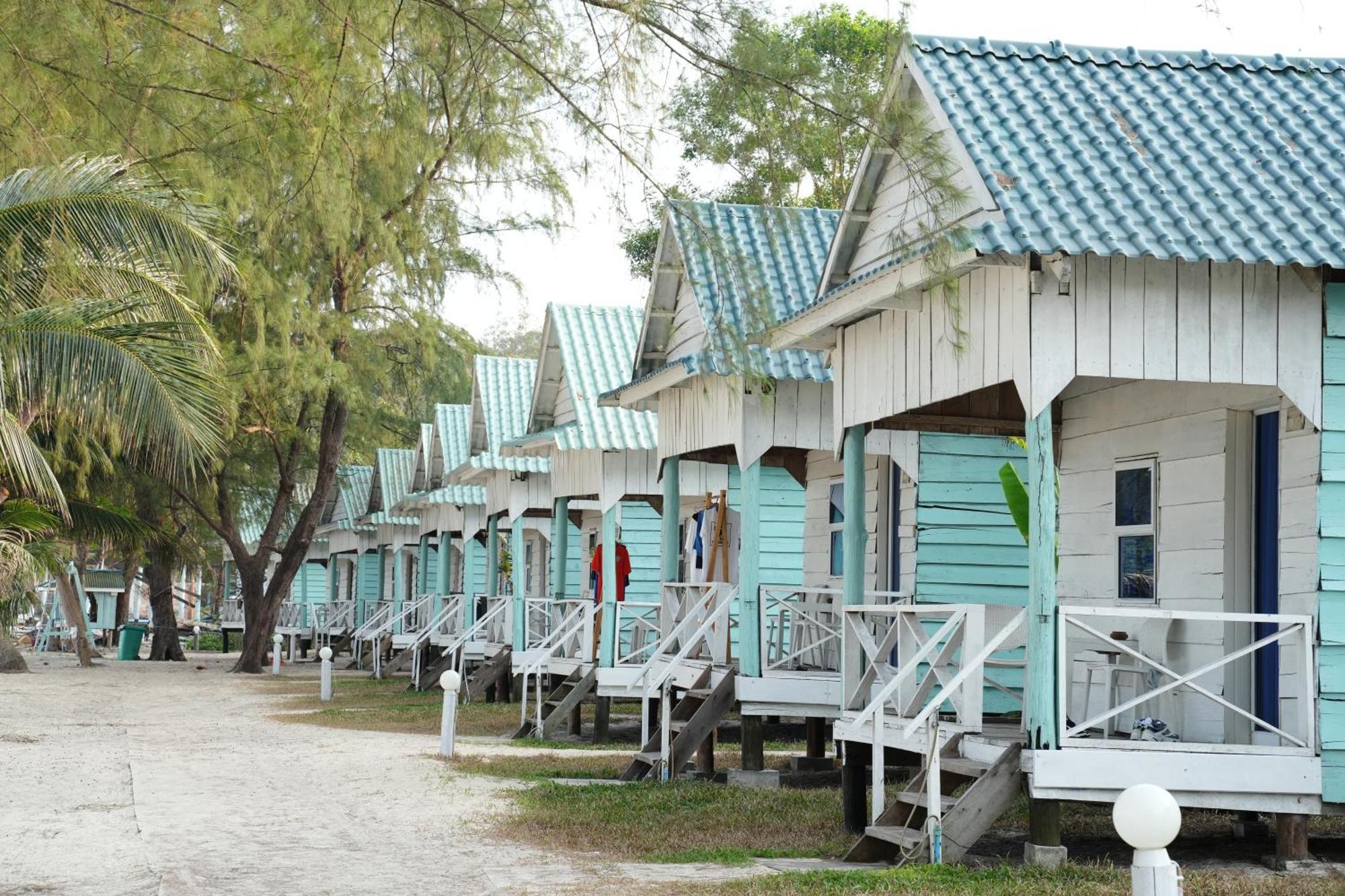 Sandy Beach Bungalows By Ehm Koh Rong Sanloem Exterior photo