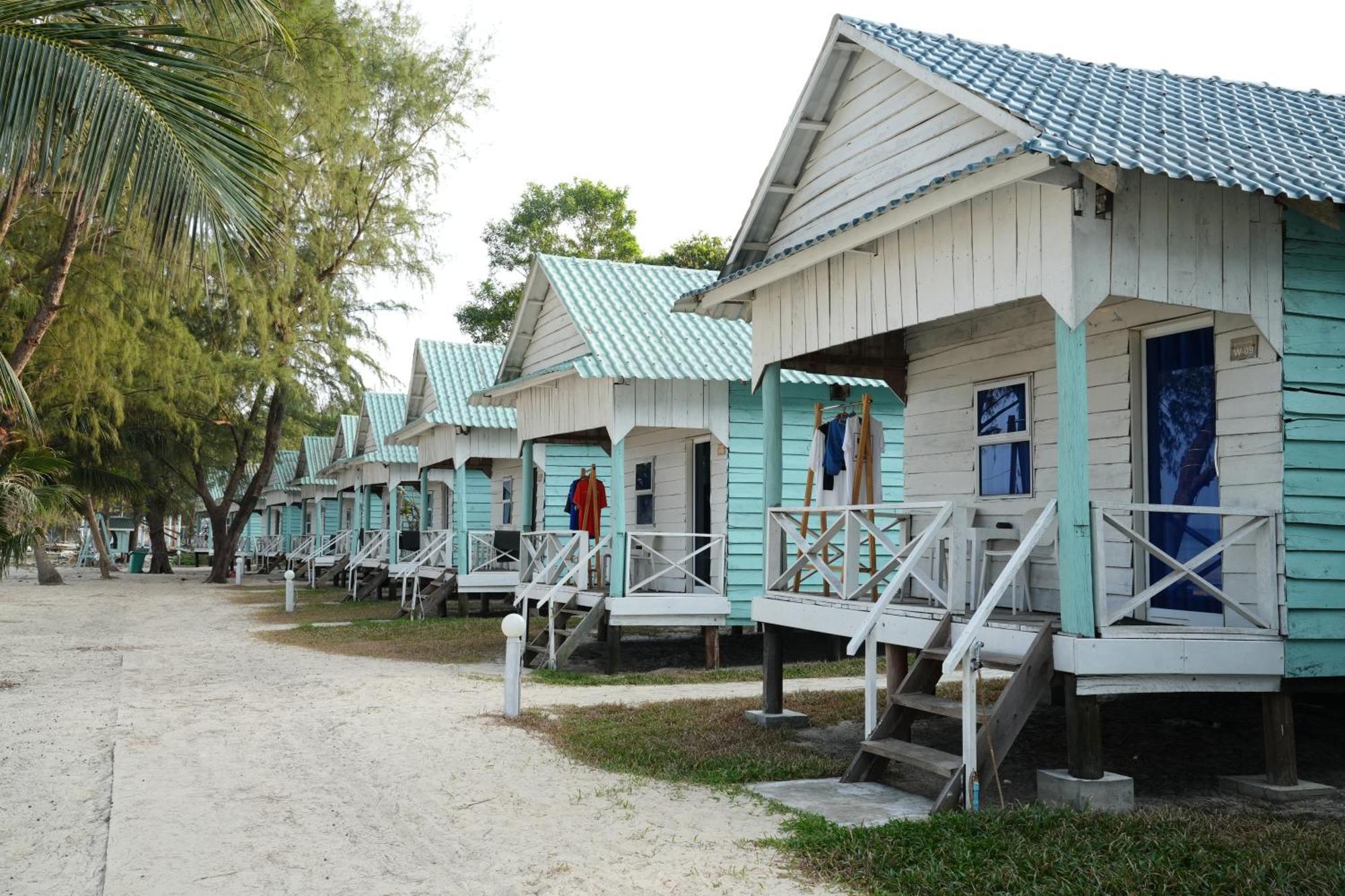 Sandy Beach Bungalows By Ehm Koh Rong Sanloem Exterior photo