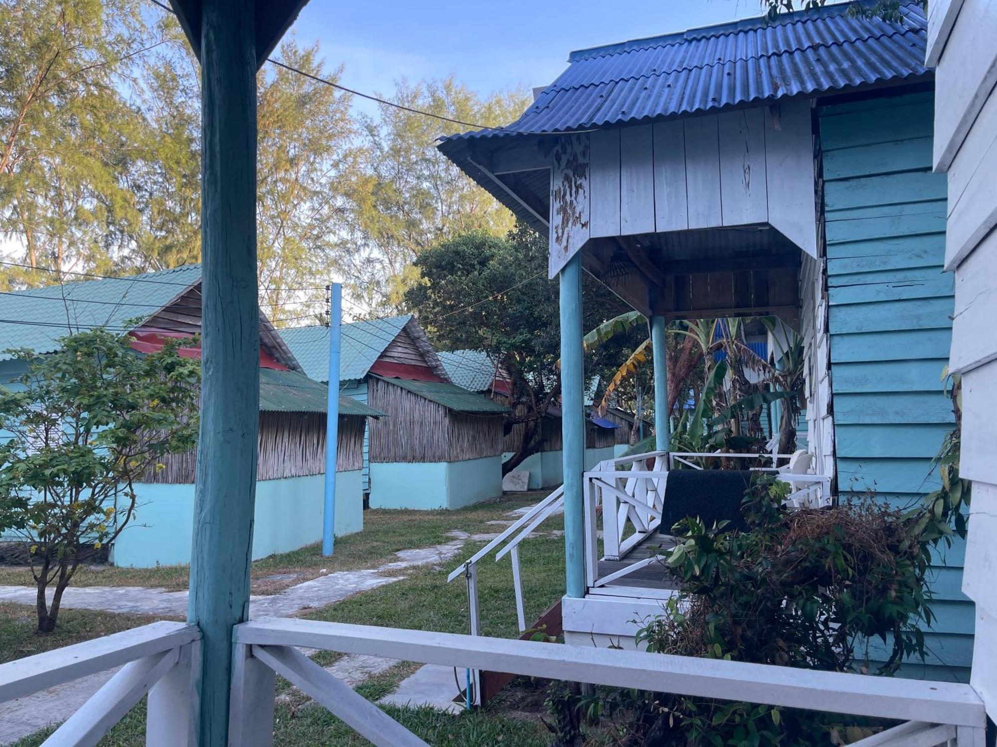 Sandy Beach Bungalows By Ehm Koh Rong Sanloem Exterior photo