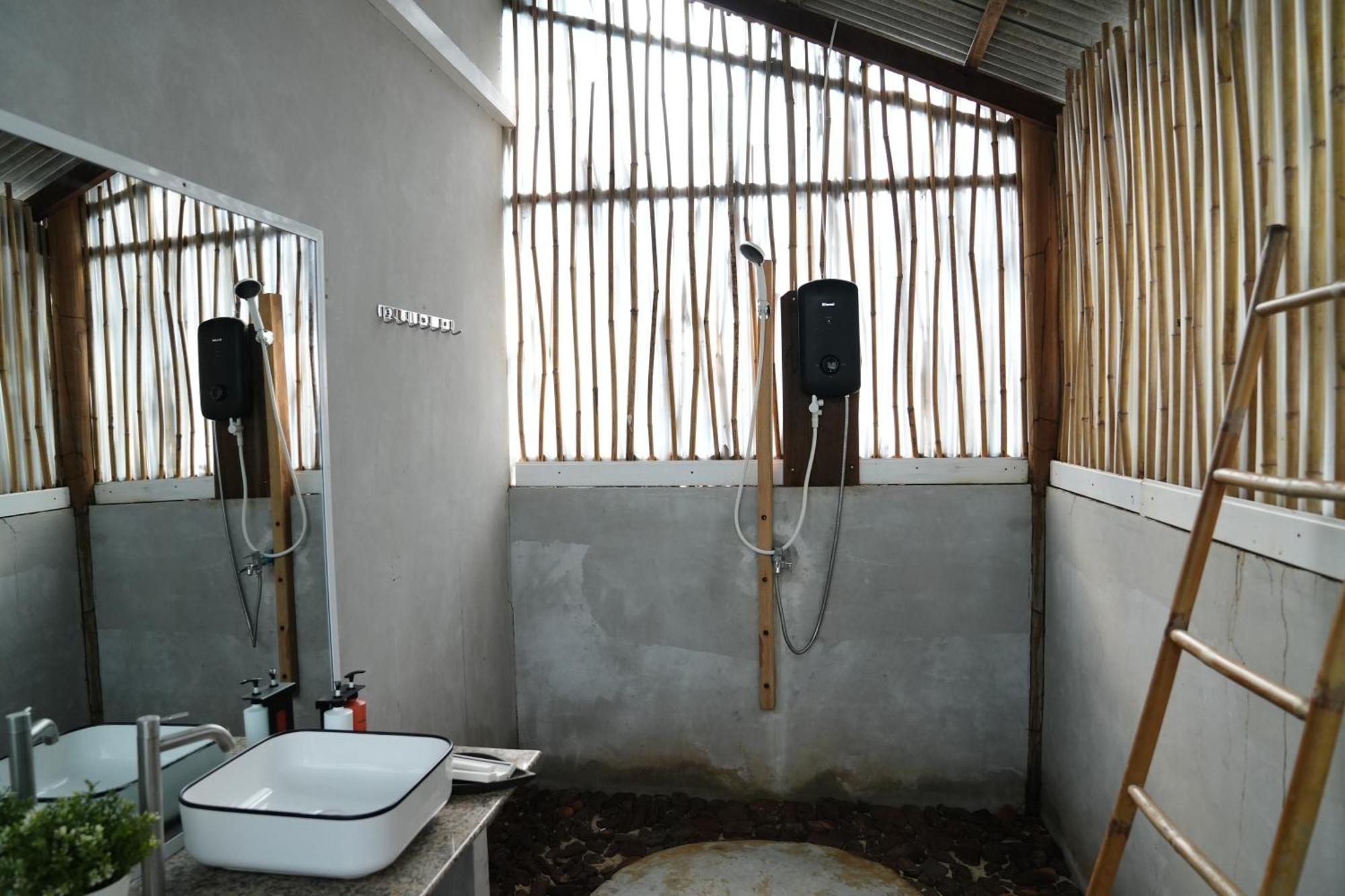 Sandy Beach Bungalows By Ehm Koh Rong Sanloem Exterior photo